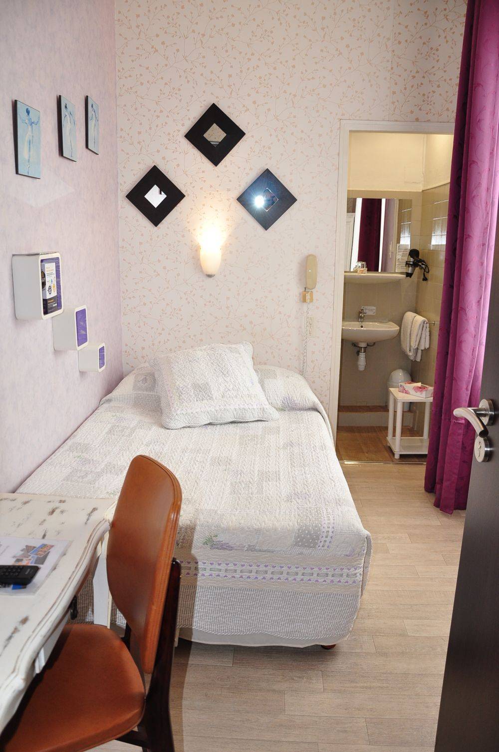 Chambre Single Climatisée à SalondeProvence Hôtel Select